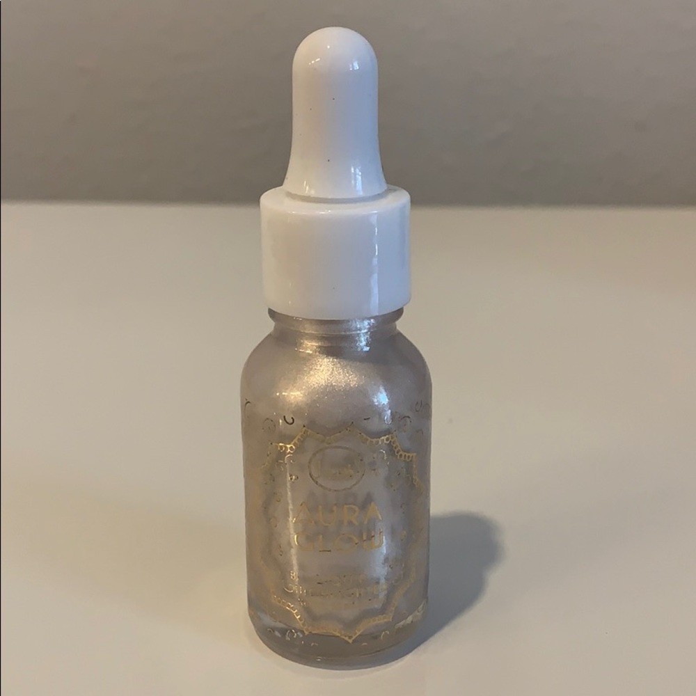 Aura Glow Liquid Highlighter
